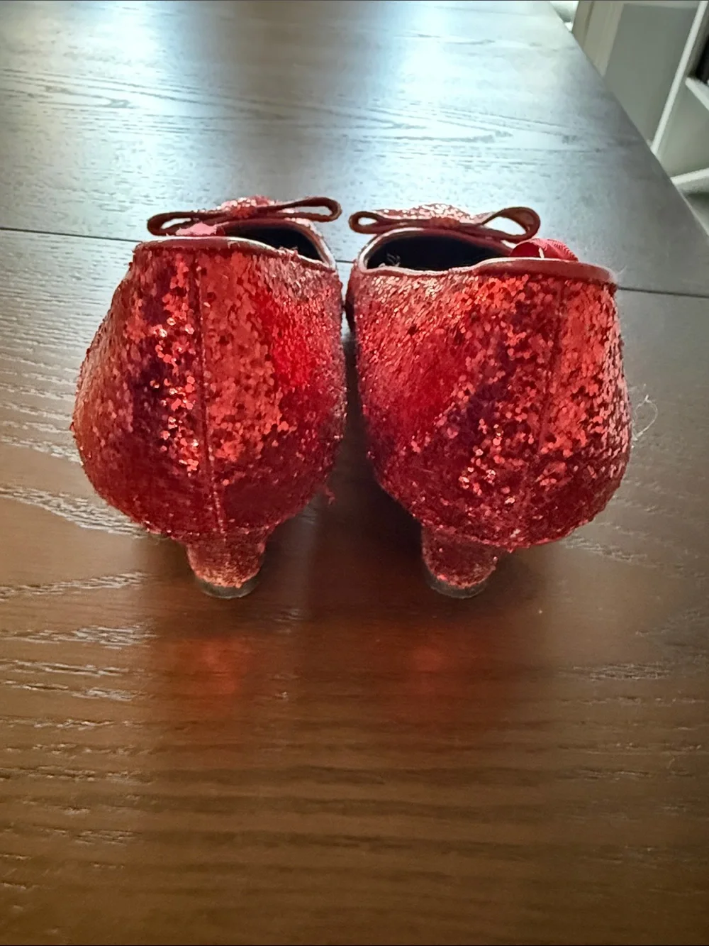 Red Glitter Bow kitten heels girls size 4 - perfect for Wicked & Wizard of Oz